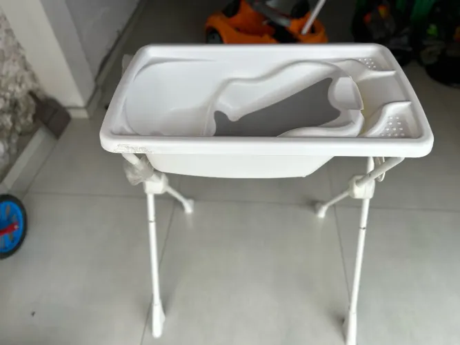 Vendo banheira com pé galzerano acqua trio