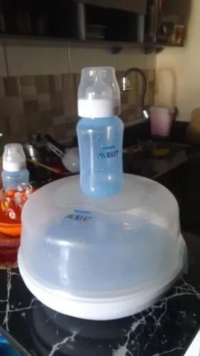 Mamadeira e esterilizador