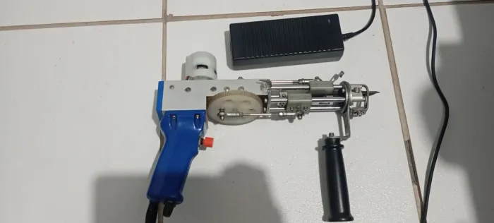 Tufting ou Tufting gun