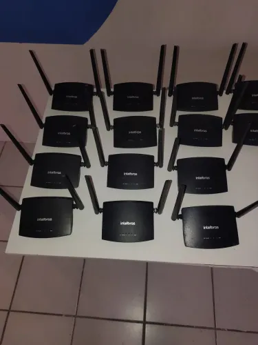 Roteador Intelbras seme novo 15 und.