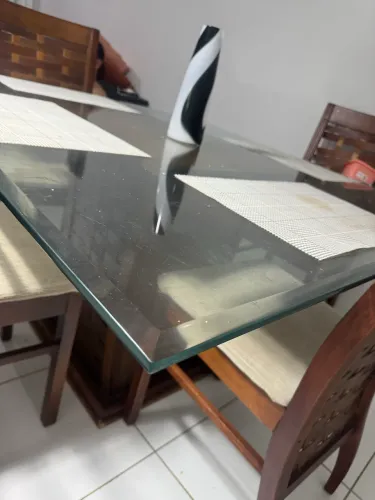 Mesa e cadeira