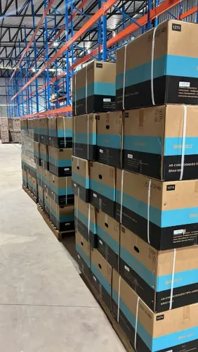 Ar de janela 127 volts 10 mil BTUs $1400 Rodrigues colchões barão consultora Katrine