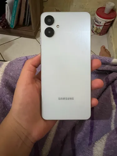 Samsung A06 Usado