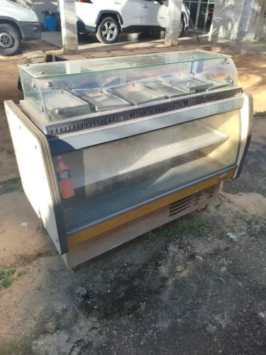 Vendo expositor e refrigerador