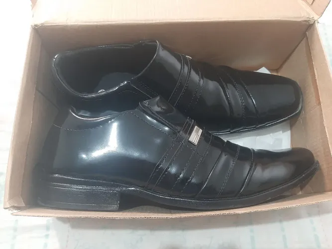 Sapato social novo na caixa.