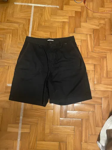 Bermuda Carnan preta tamanho 40