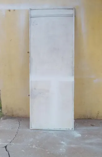 ? VENDO portão usado muito resistente na chapa 18 <br>2 ferrolho <br>$250
