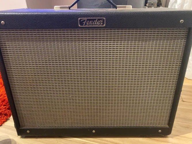 Amplificador Fender Hit Rod Deluxe SE. NO PRECINHO PRA SAIR RÁPIDO!