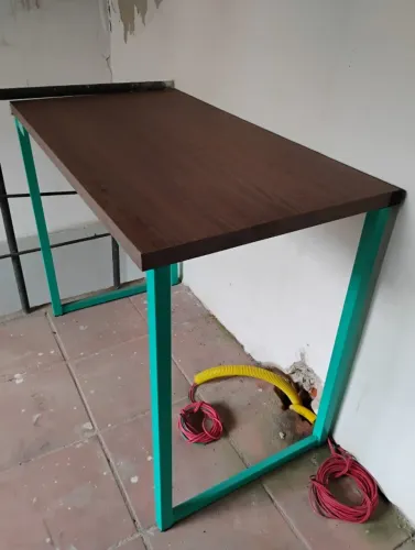 Mesa de Escritório - 0,55 x 1,00