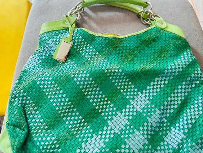 Bolsa Arezzo em couro