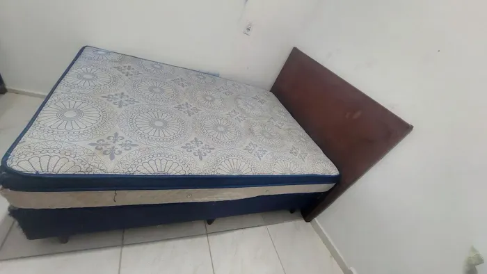 Cama box casal e cabeceira.
