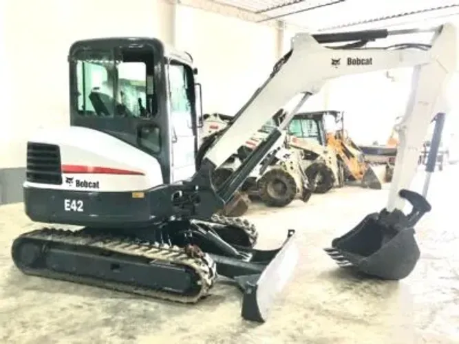 BOBCAT MINI ESCAVADEIRA E42