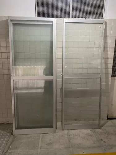 4 portas de vidro 214x80<br>500 reais a combinar