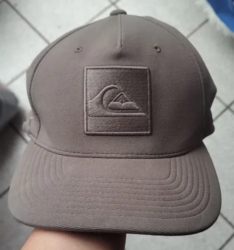 Boné Quicksilver adapte