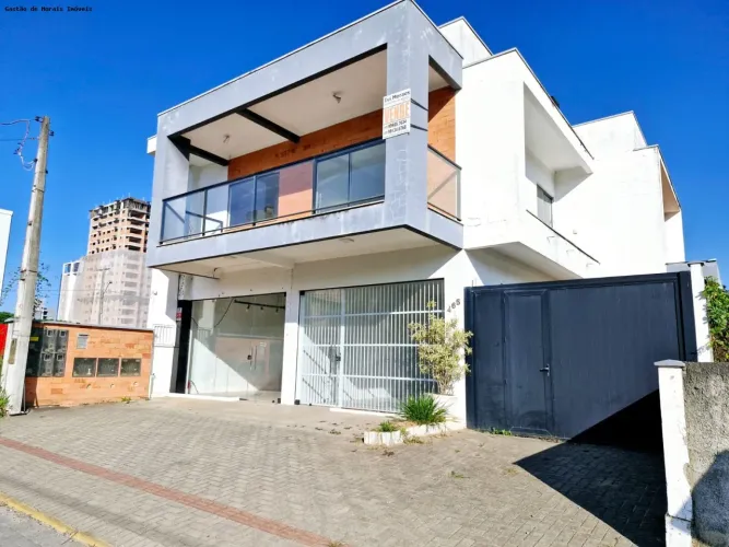 Casa Comercial para Venda em Balneário Piçarras, ITACOLOMI, 3 dormitórios, 1 suíte, 3 banh