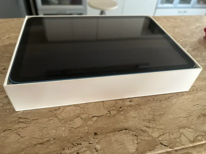 Ipad A16 com com Apple Pencil modelo A3085 ambos originais (CARREGADOR NÃO INCLUSO)