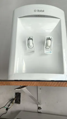 Vendo bebedouros ibbl semi novos com garantia de garrafão 