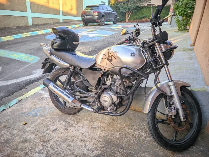 Moto Yamaha YBR, pronta pra trabalhar
