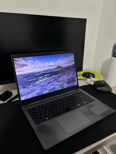 Notebook 16GB RAM, I5 Iris XE