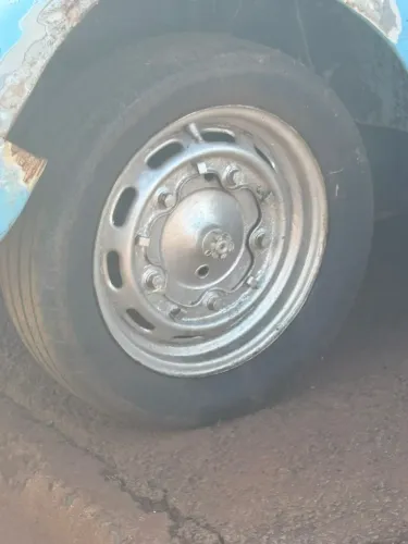 Roda + Pneu de Fusca com 5 furos
