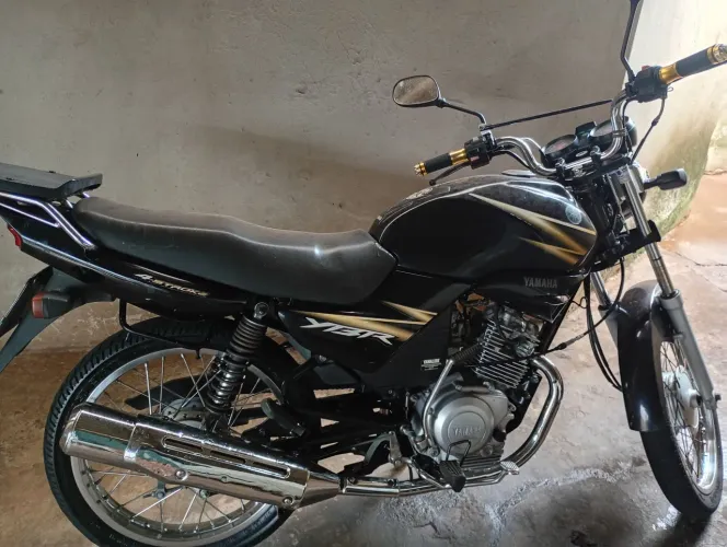 Vende -se YBR preta K doc ok. Só R$ 5.499  moto particular !