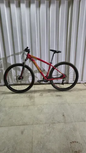 Bicicleta oggi hacker hds 2021