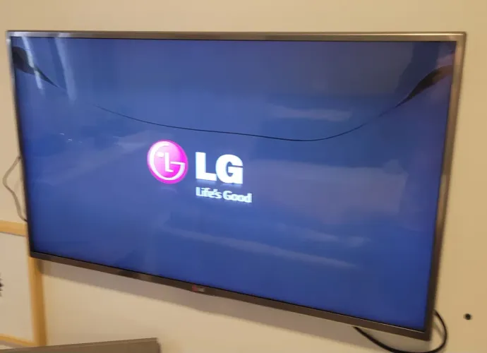 TV LG 39LB6500 Smart 3D para Retirada de Peças (Lote de Placas e LEDs Novos)