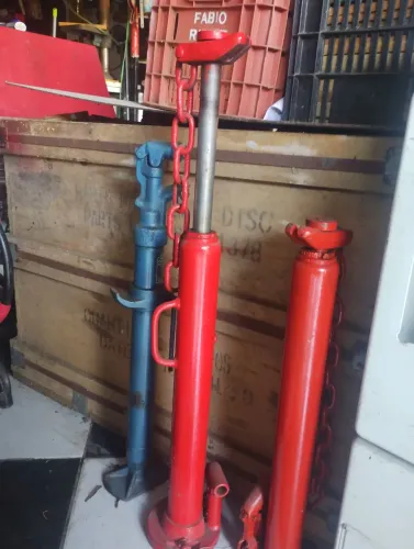 Macacos altos para jeep