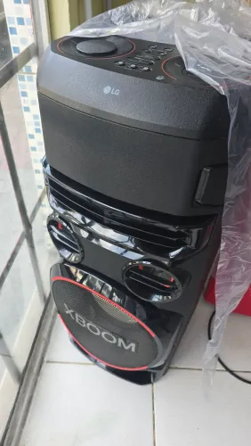 Caixa se som lg semi nova