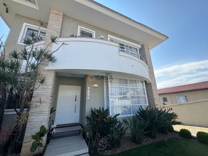 CASA ALTO PADRÃO, CENTRO DA CIDADE, AVERBADA, 4 DORMITÓRIOS, PISCINA, PRÓXIMO AO PARQUE.