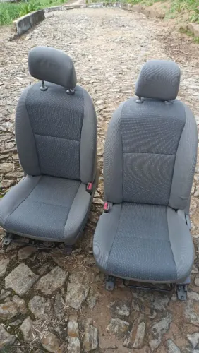 Banco de carro semi novo