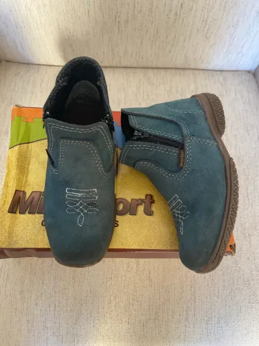 Bota de couro infantil