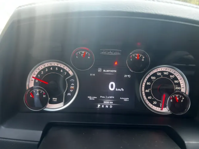 Ram Classic Laramie 5.7 V8 16V Gasolina 4X4 Aut. 2023