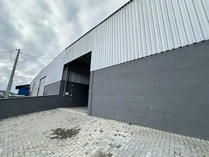 Galpão de 270m² disponível para locação no bairro Itajuba em Barra Velha (cod. 24400)