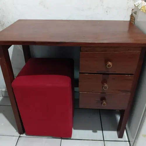 Mesa e puf multi uso 