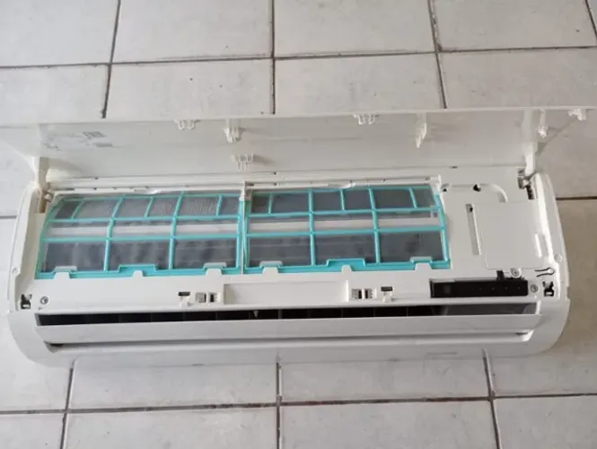 Evaporadora Split Hi-Wall Comfee 12.000Btu/h Só Frio R410A 220V - mod. Ev: 42AFCD12F5