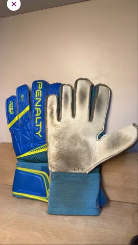 Luva de Goleiro Penalty Delta Training - Usado - Excelente