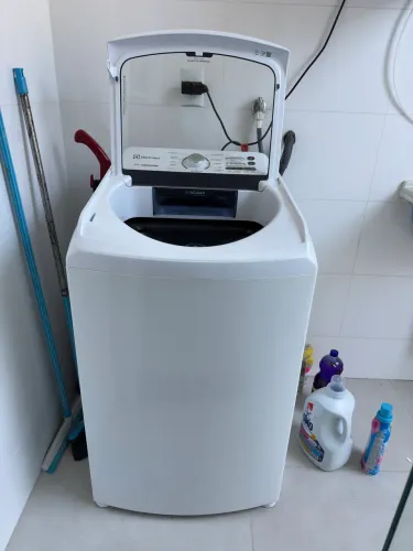VENDE-SE LAVADORA DE ROUPA 