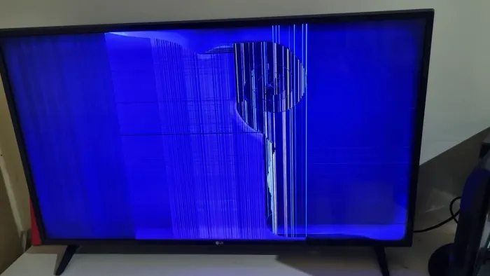 TV com LED danificado