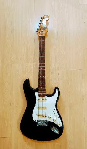 Guitarra Stratocaster SX - Captação Malagoli Custom Blues - Elétrica Fender - Corpo Alder