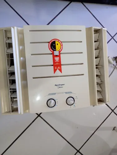 Ar condicionado marca Springer 7500 BTU voltagem 220