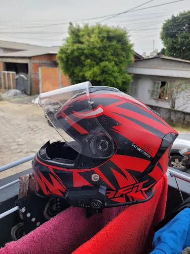 Vendo capacete original Shaft
