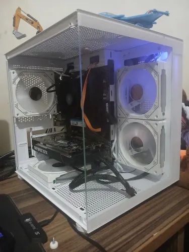 PC GAMER BRANCO