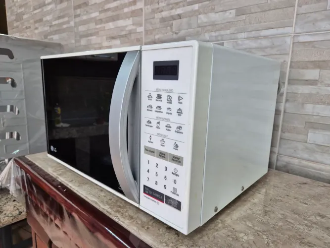 Microondas 23L LG seminovo 110v