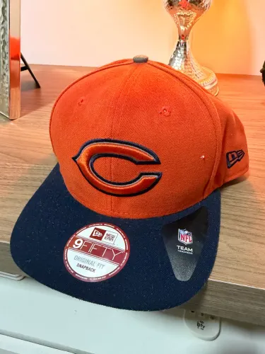 Boné New Era Chicago Bears com aba inferior refletiva