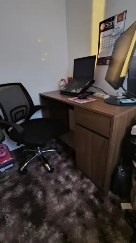 Conjunto mesa e cadeira 