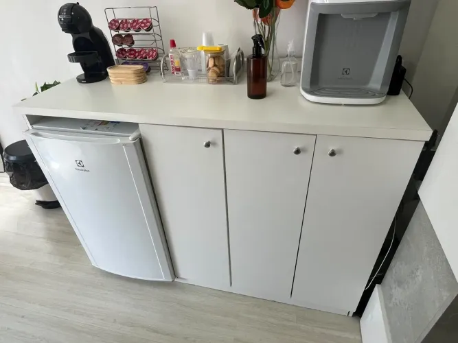 Armário c: encaixe frigobar