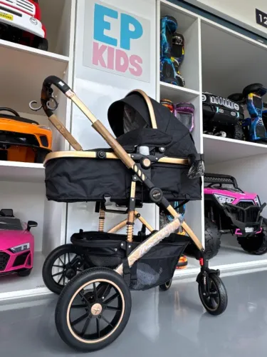 Carrinho de Bebê. Modelo Europeu, Preto com Dourado