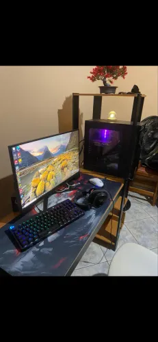 Monitor 165hz com suporte articulado e Mesa