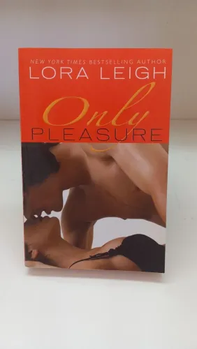 Livro Only Pleasure, de Lora Leigh, original em inglês